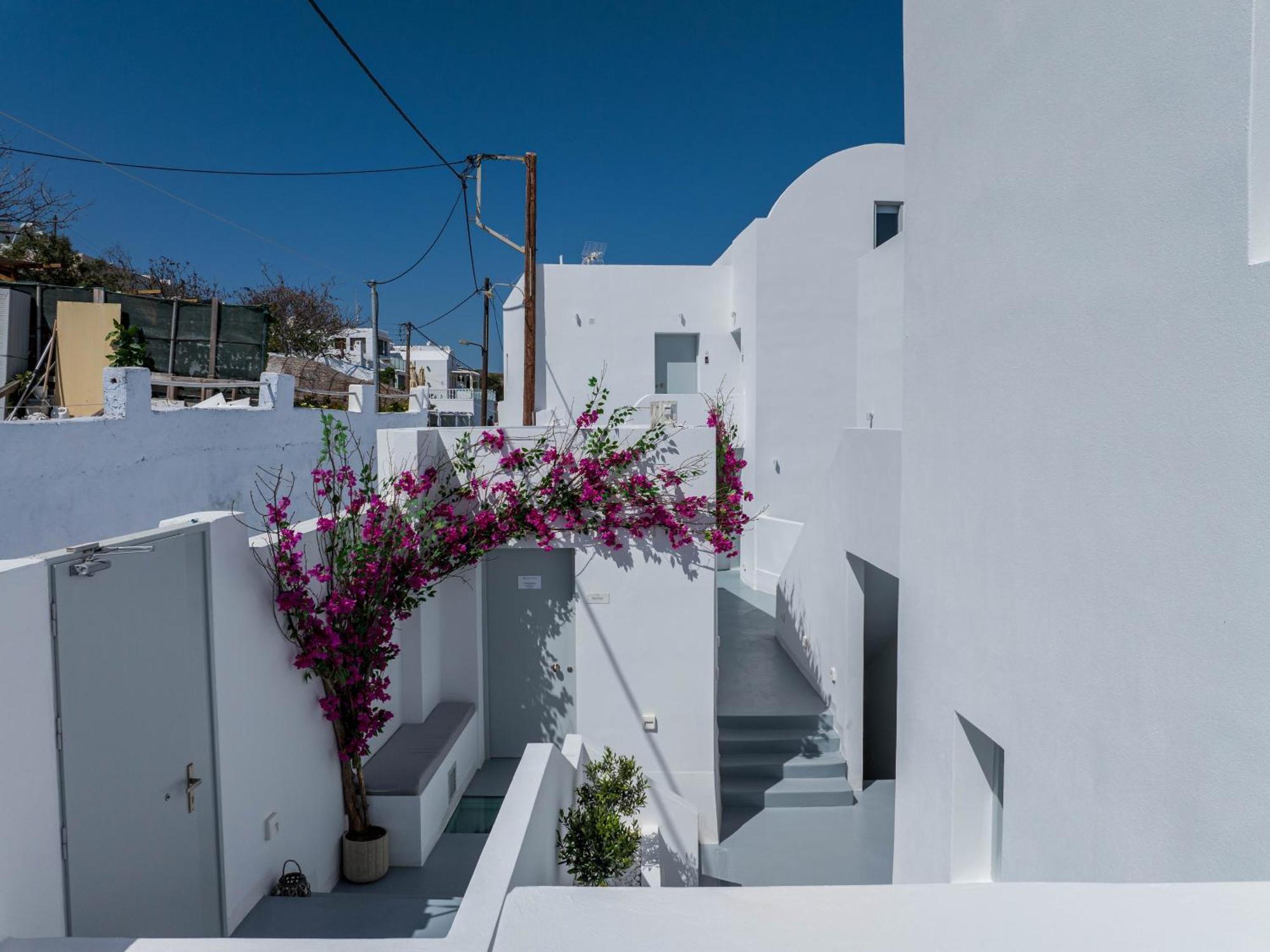 Cycladic Suites & Spa Фіра Екстер'єр фото